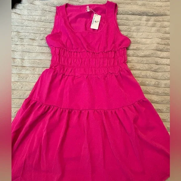 Woman’s Sleeveless Fuchsia Tiered Dress beach wear - Picture 2 of 4